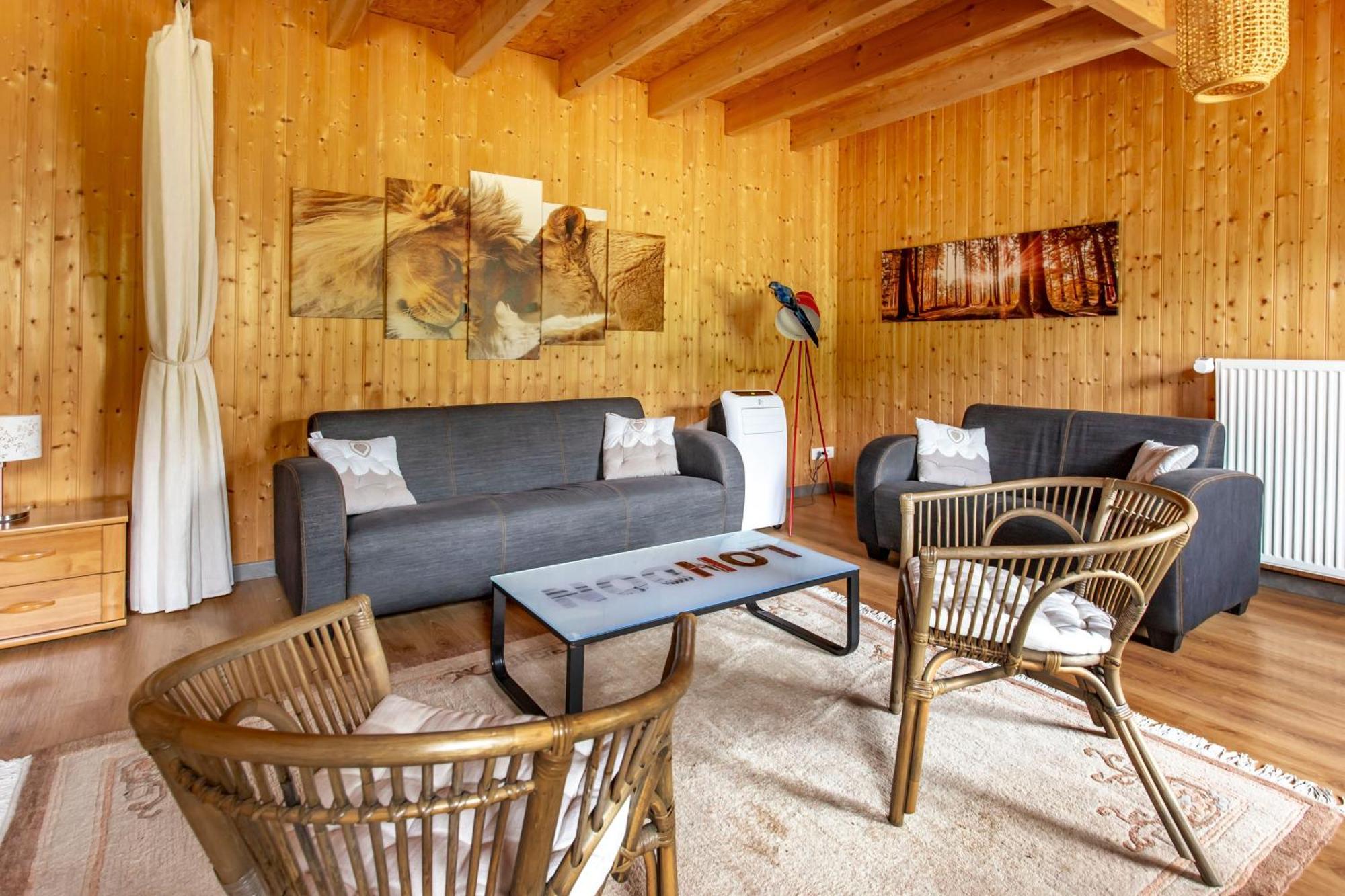 Chateau De Bellevue B&B Et Appartements Avec Piscine Saisonal Chauffee Et Chambres Partout Climatisees Saint-Avit  Exterior photo